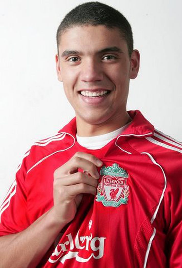 Guðlaugur Victor í Liverpool-treyjunni.