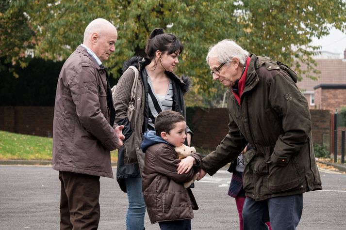 Atriði úr mynd Kens Loach, I, Daniel Blake, sem Rebecca O'Brien framleiddi eins og aðrar myndir leikstjórans síðustu þrjátíu árin.