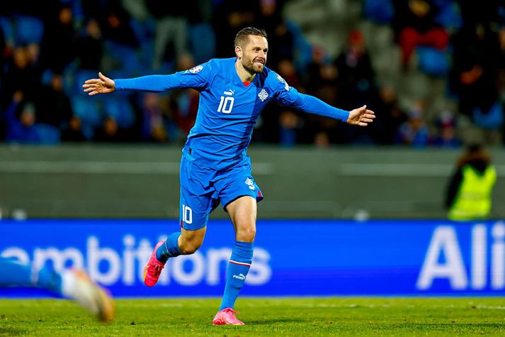 Gylfi Þór Sigurðsson fagnar marki á móti Liechtenstein í vikunni.