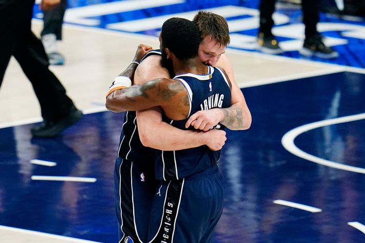 Luka Doncic og Kyrie Irving hafa spilað frábærlega saman.
