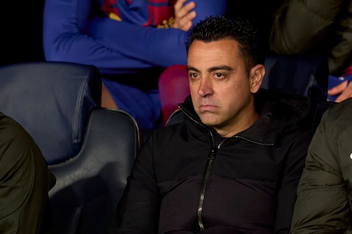  Xavi Hernandez endaði leikinn upp í heiðursstúku eftir að hafa fengið að líta rauða spjaldið frá dómara leiksins.