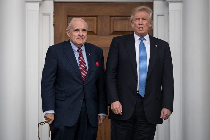 Rudy Giuliani og Donald Trump hafa báðir haldið því ítrekað fram að víðtæk kosningasvik hafi átt sér stað, án þess að færa fram nokkrar sannanir.