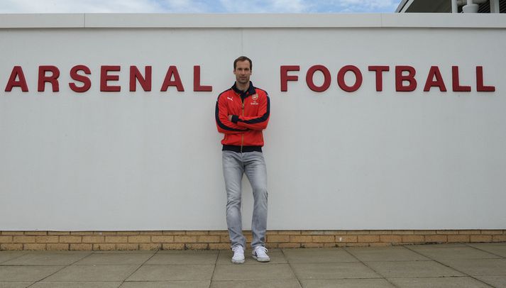 Petr Cech ver mark Arsenal á næstu leiktíð.