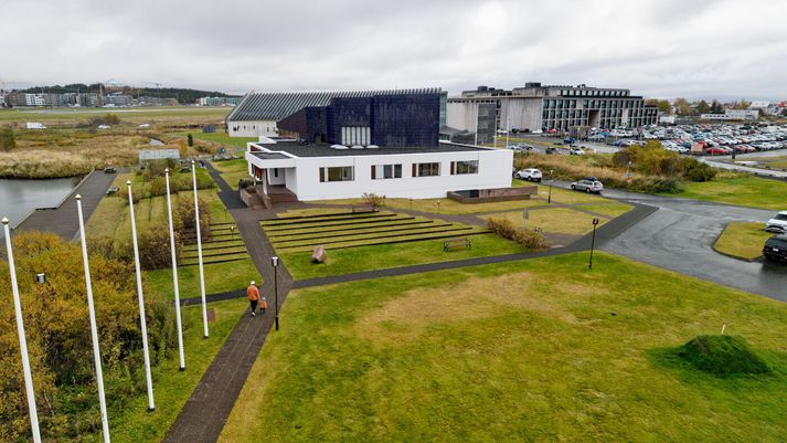 Von er á næstu lægð á miðvikudag. 