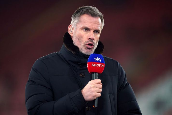 Carragher segir afar slæmt fyrir Liverpool að vera strax komið svo langt á eftir Manchester City á stigatöflunni.