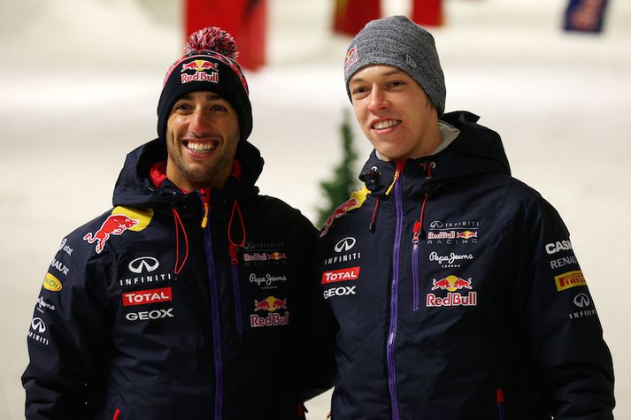 Daniel Ricciardo og Daniil Kvyat að skemmta sér á skíðasvæði.