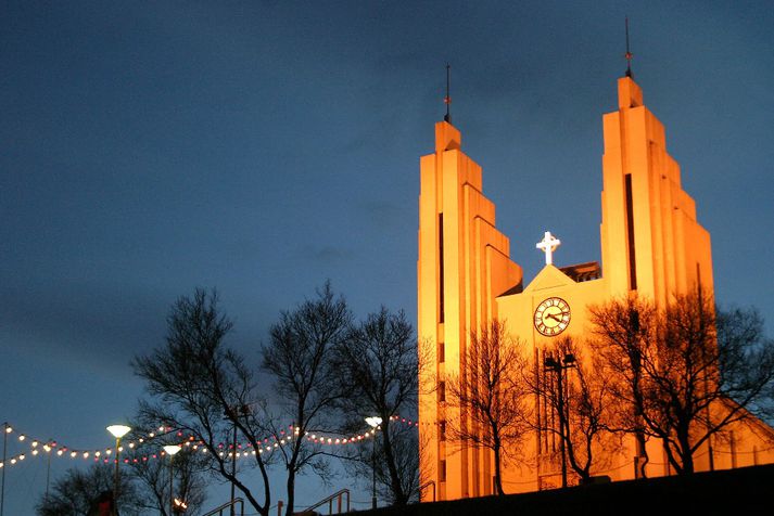 Lögreglan á Akureyri óskar eftir vitnum í og við fjölbýlishús að Borgarhlíð 7-9 í Glerárhverfi á Akureyri í morgun.