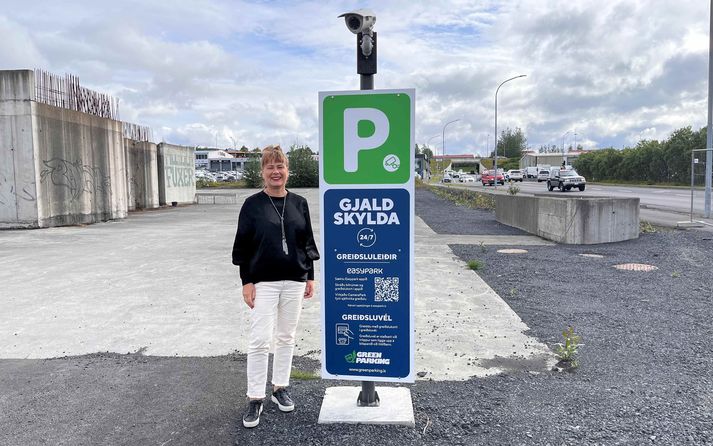 „Það má segja að Green Parking sé fyrst og fremst að stýra og hámarka nýtingu bílastæða. Við tökum að okkur allsherjar rekstur bílakjallara og bílastæðishúsa og við sjáum um allt frá a-ö, þar með talið allan búnað, viðhald og rekstur,“ segir Katrín B. Sverrisdóttir, framkvæmdastjóri Green Parking.