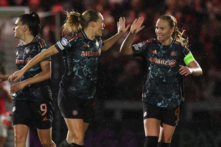 Magdalena Eriksson og Glódís Perla Viggósdóttir fagna hér marki saman í leik með Bayern München.