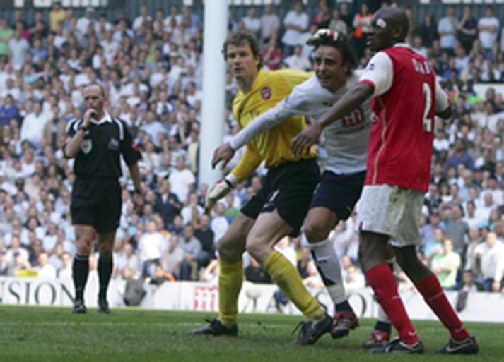 Jens Lehmann og Dimitar Berbatov eigast við í leiknum á laugardag.