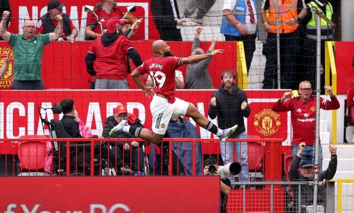 Bryan Mbeumo fagnar marki sínu í dag með tilþrifum, en þetta var fyrsta deildarmark United á tímabilinu sem var ekki sjálfsmark 