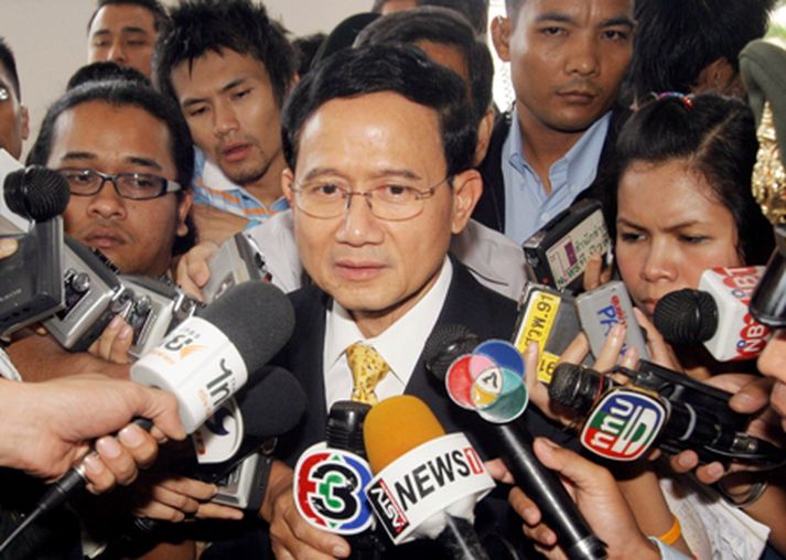 Núverandi forsætisráðherra Taílands, Somchai Wongsawat, ræðir við fjölmiðla.