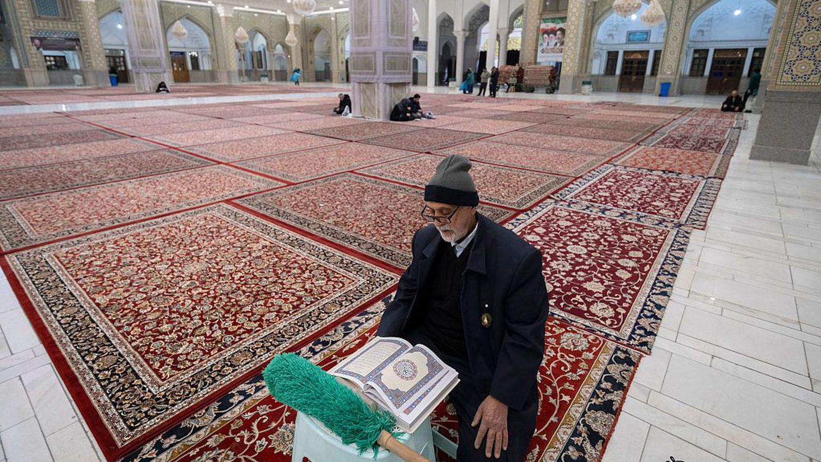 Al­menn á­nægja með vopna­hléið og vonir um enda­lok á­taka