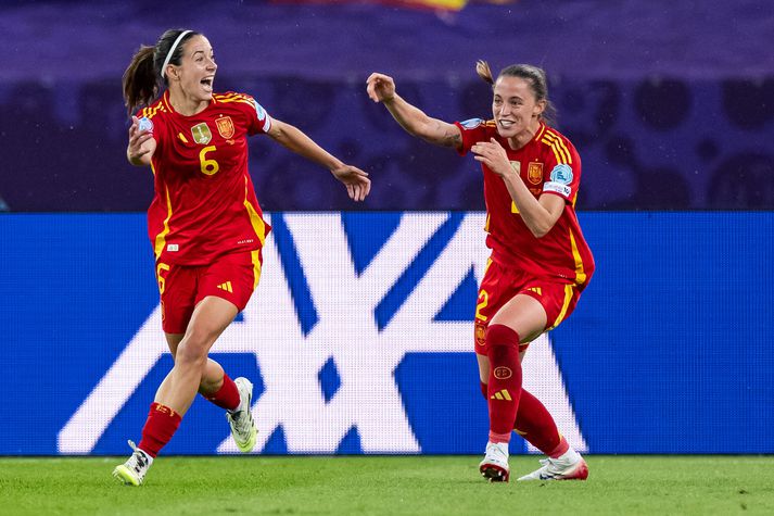 Aitana Bonmati fagnar sigurmarki sínu í kvöld en hún kom sterk inn þegar allt stefndi í vítaspyrnukeppni.