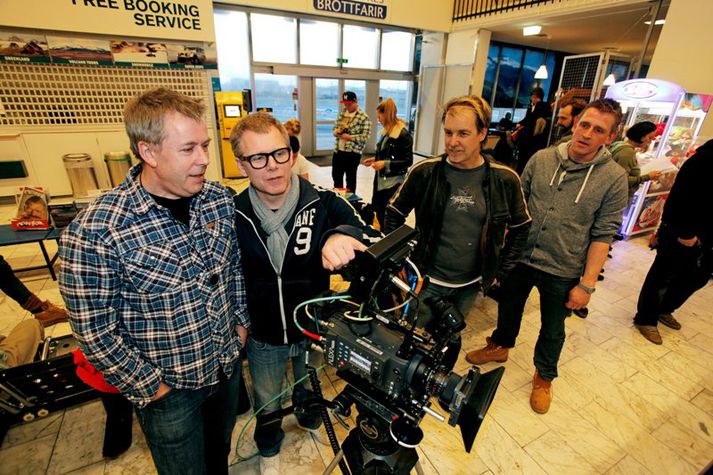 Þór Ómar Jónsson leikstjóri og hans fólk var við tökur á Fölskum fugli á BSÍ í gær.