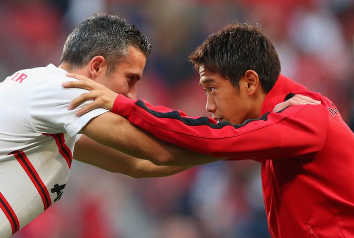 Robin van Persie og Kagawa í upphitun fyrir leikinn gegn Chelsea á dögunum.
