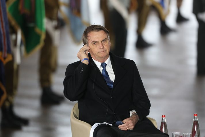 Bolsonaro hefur margoft lýst aðdáun sinni á herforingjastjórninni sem réði ríkjum í Brasilíu í 21 ár.