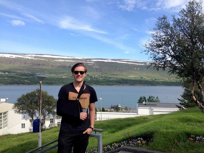 Aron Már tók fyrsta flug til Akureyrar þegar honum bauðst hlutverkið.