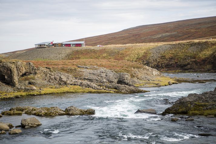 Veiðihús Strengs við Selá. 