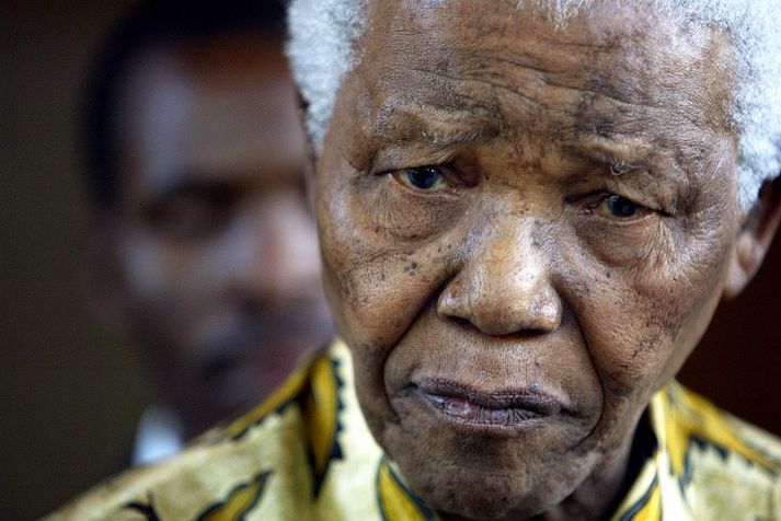 Nelson Mandela er á sjúkrahúsi.