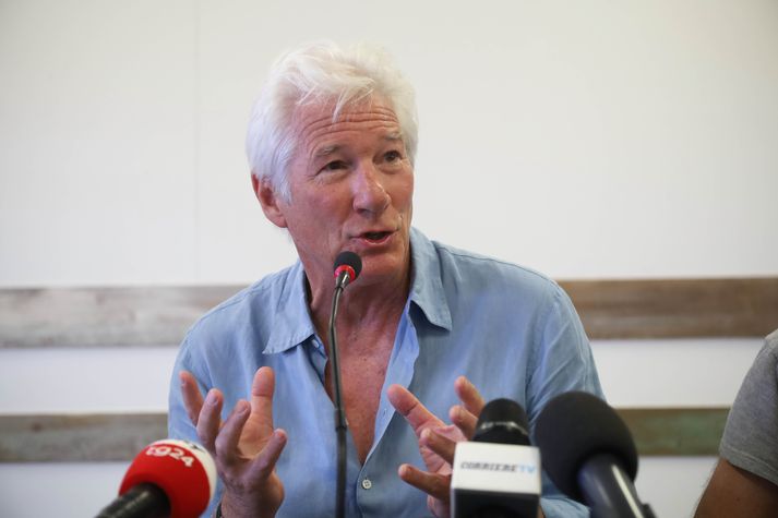 Richard Gere er mjög gagnrýninn á ítölsk stjórnvöld vegna innflytjendastefnu.