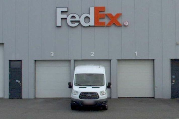 Frá starfsstöð FedEx í Selhellu.