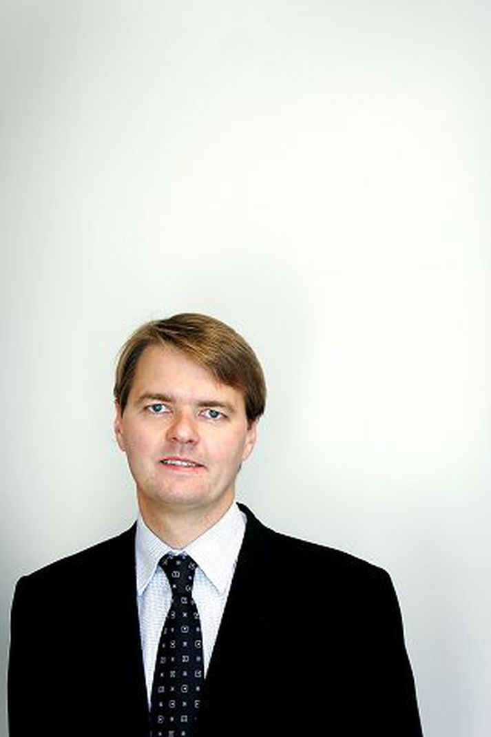 Jónas Fr. Jónsson forstjóri FME
Fjármálaeftirlitið er ósammála túlkun kærunefndar á 64. gr. laga um verðbréfaviðskipti. FME segir niðurstöðu nefndarinnar ganga gegn framkvæmd á markaði auk áralangrar túlkunar FME og Kauphallarinnar.