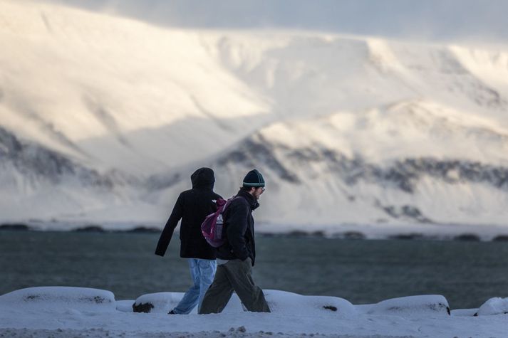 Fram kemur að lægð hafi nálgast landið úr suðri í nótt.