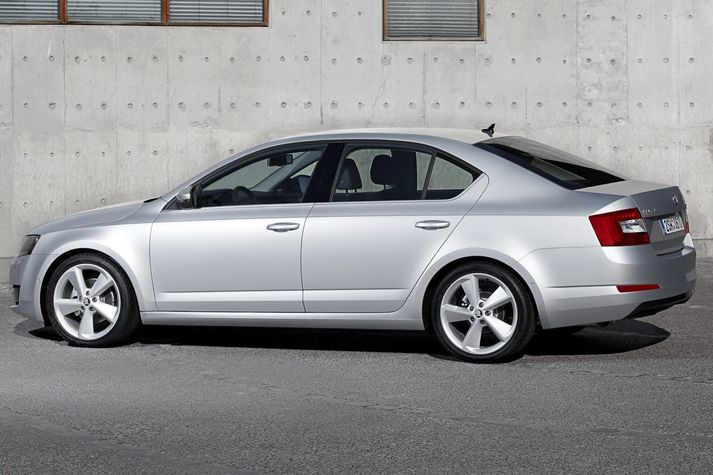 Mest selda einstaka bílgerðin er Skoda Octavia, en um 400 slíkir hafa selst í ár.