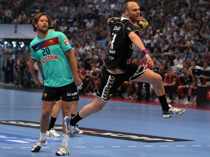 Ólafur Stefánsson skorar hér í leiknum í dag.