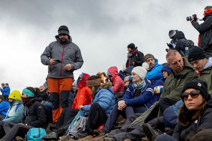 Rúmlega fimm þúsund manns virtu eldgosið fyrir sér í gær.