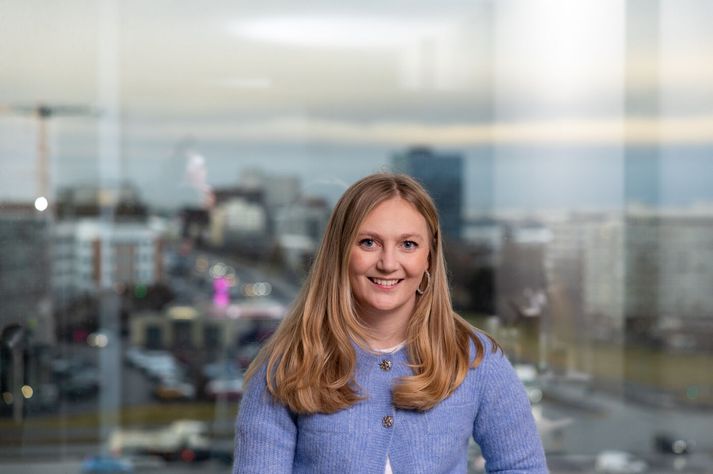 Árið 2025 hefur vægast sagt verið eftirminnilegt ár hjá Thelmu Christel Kristjánsdóttur, lögmanns og einn meðstofnenda Raxiom sem nú hefur hafið útrásina formlega, slegið í gegn í Búdapest og margt fleira framundan. Frumburðurinn fagnar líka árs afmælinu sínu þriðja í jólum.