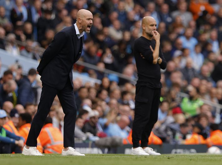 Erik ten Hag, knattspyrnustjóri Manchester United, ásamt Pep Guardiola, knattspyrnustjóra Manchester City, í leik liðanna síðustu helgi.