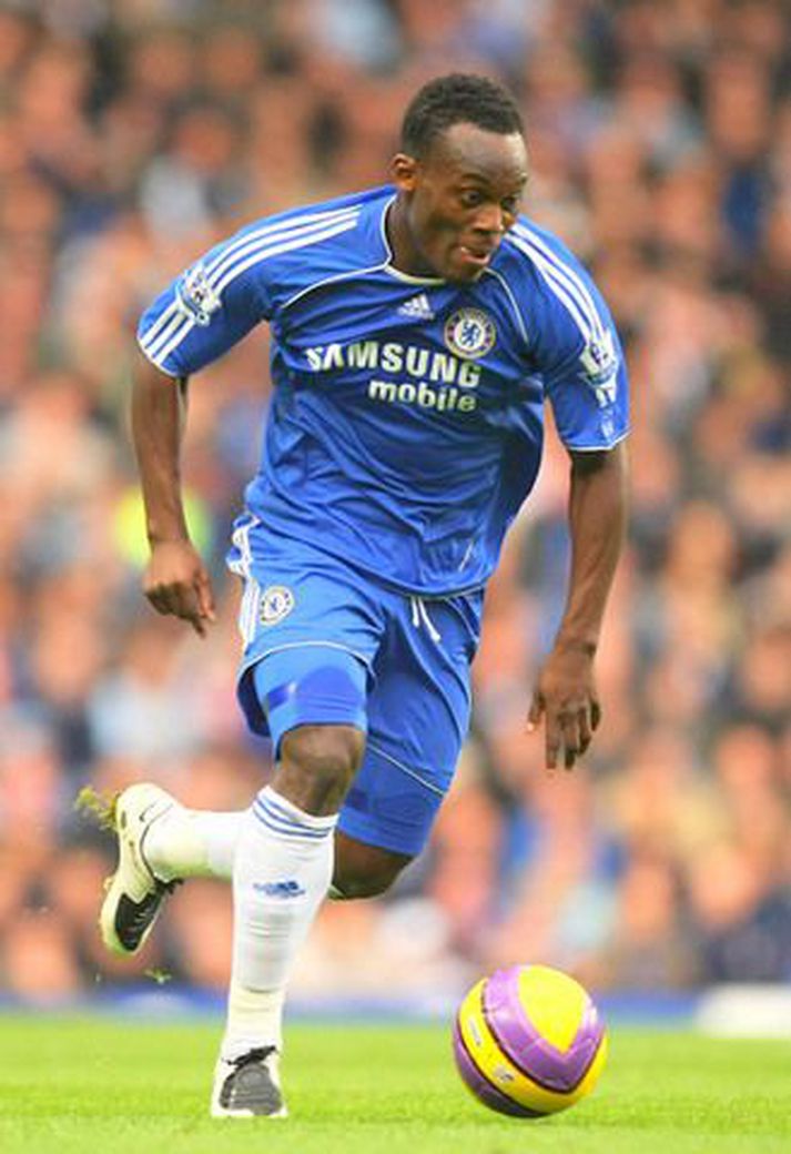 Miðjumaðurinn Michael Essien er efstur á óskalista Mourinho.