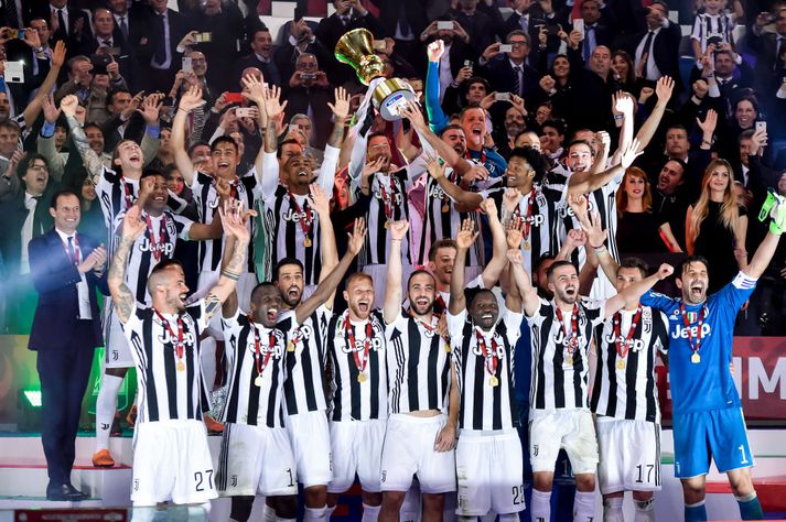 Juventus fagnar bikarmeistaratitlinum á miðvikudag.