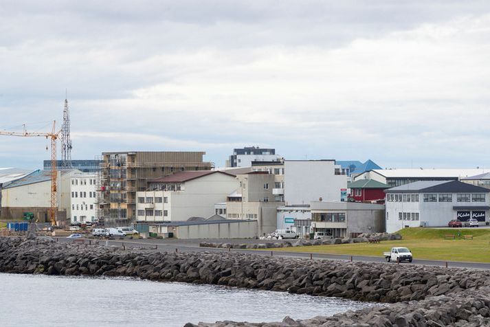 Karlmaðurinn er búsettur í Reykjanesbæ og veldur lögreglunni þar og íbúum töluverðum höfuðverk.