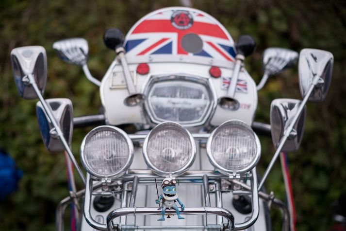 Sænski handboltaáhugamaðurinn mætti á leikinn á rafskutlu sinni og var með ljósin kveikt sem blinduðu markvörð hins liðsins. Myndin tengist fréttinni ekki beint.