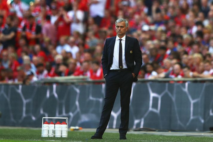 Mourinho á hliðarlínunni í dag.