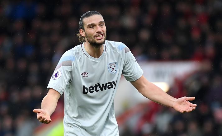 Carroll í leik með West Ham.