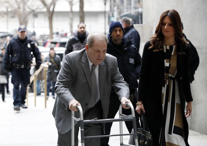 Harvey Weinstein kemur til réttarhaldanna í New York.