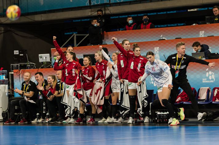 Danir eru á leið í undanúrslit heimsmeistaramóts kvenna í handbolta.