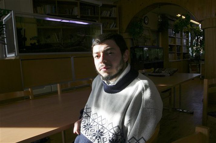 Ahmed Akkari, einn leiðtoga múslima í Danmörku, sagðist reiðubúinn að axla þriðjung ábyrgðarinnar á deilunum um skopteikningar af spámanninum Múhameð.