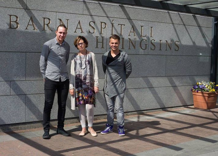 Eigendur Basic House Effect luku við uppgjör vegna Sumargleðinnar í gær og gáfu Barnaspítala Hringsins 100 þúsund krónur.