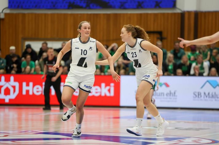 Thelma Dís Ágústsdóttir og Sara Rún Hinriksdóttir voru í stórum hlutverkum í liði Keflavíkur á síðasta tímabili.