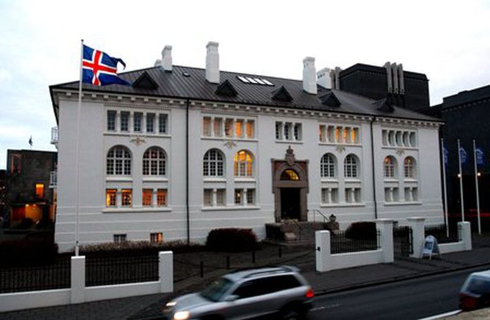 Þarna kemur landsdómur saman.