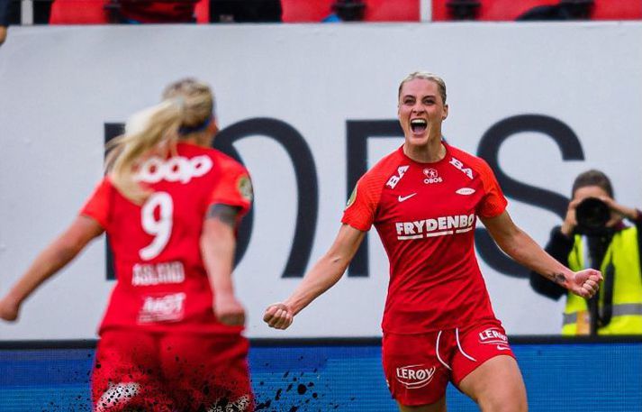 Svava Rós er í lykilhlutverki hjá Brann sem er hársbreidd frá norska meistaratitlinum.