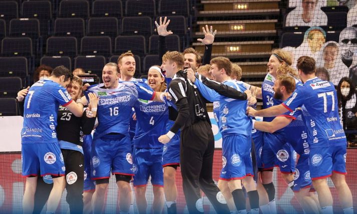 Bjarki Már [númer 4] og liðsfélagar hans í Lemgo urðu í dag þýskir bikarmeistarar í handbolta.