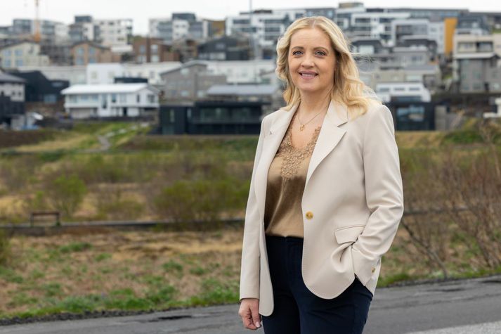 Sigríður Indriðadóttir, framkvæmdastjóri Saga Competence segir þögla herinn alls staðar því svo víða þorir enginn að segja neitt eða vilji ekki standa í einhverju veseni. Fyrir vikið komast örfáir einstaklingar upp með að stuða aðra ítrekað, virða ekki reglur, valta yfir fólk eða að háværi minnihlutinn veður yfir meirihlutann.