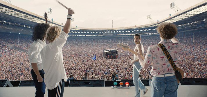 Stilla úr myndinni þar sem Live Aid-tónleikar Queen eru endurgerðir með frábærum árangri.