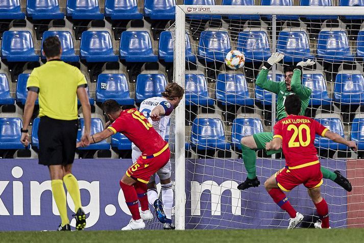 Birkir Bjarnason skorar fyrsta mark Íslands í síðustu undankeppni þegar kom íslenska liðinu í 1-0 á móti Andorra.